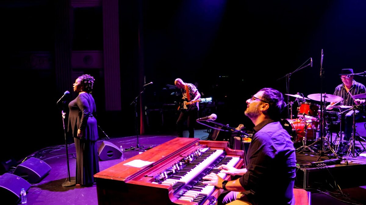 Abel Boquera performing live on Hammond organ